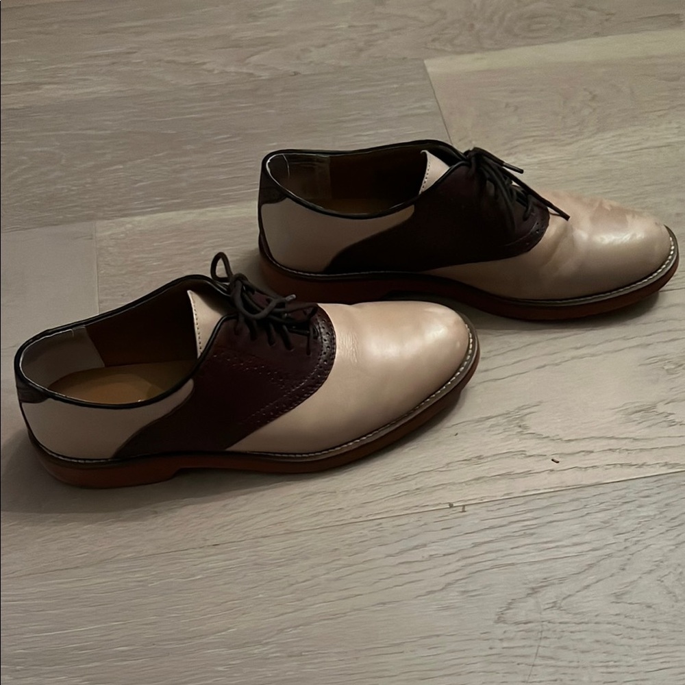 G.H. Bass & Co. Cream and Brown Oxford Shoes Classic Design - Picture 3 of 6